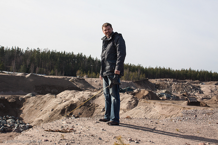 Platsen för NEZ 1&2 2012, Fredrik Malin mäter höjden