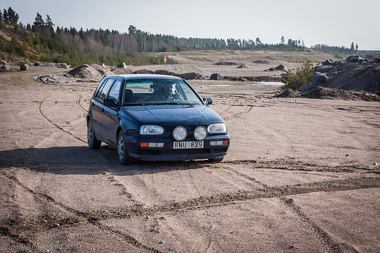 Platsen för NEZ 1&2 2012, Fredrik Malin mäter höjden