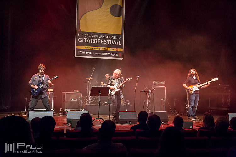 Jennifer Batten band