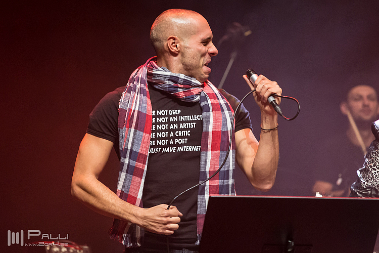 Jennifer Batten band