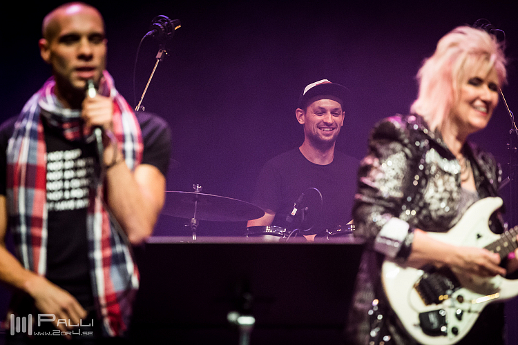 Jennifer Batten band