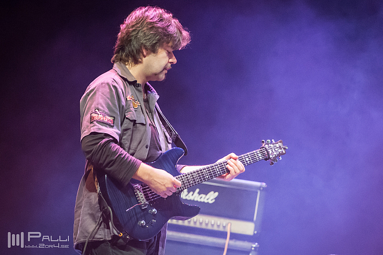 Jennifer Batten band