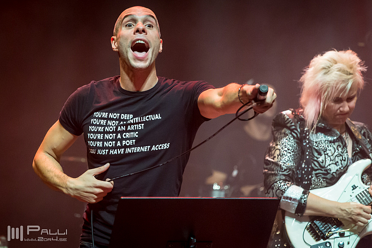 Jennifer Batten band