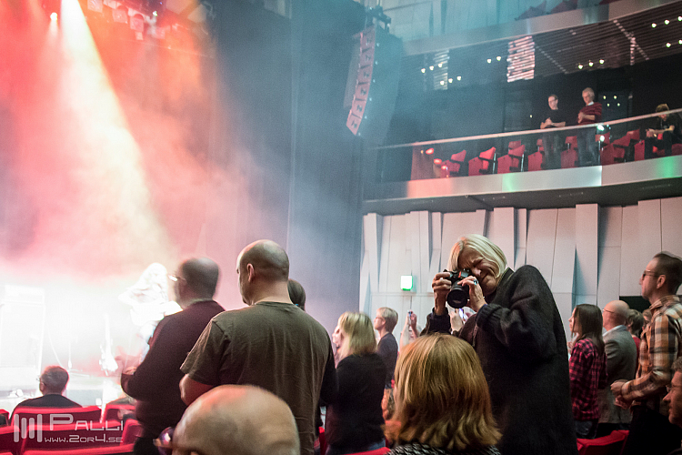 Jennifer Batten band