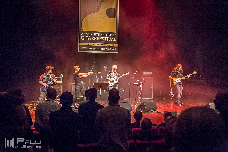 Jennifer Batten band