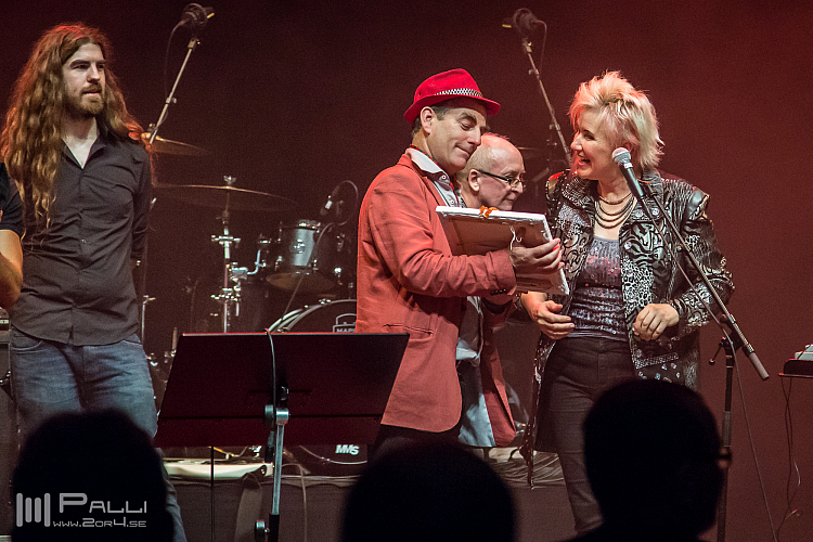 Jennifer Batten band