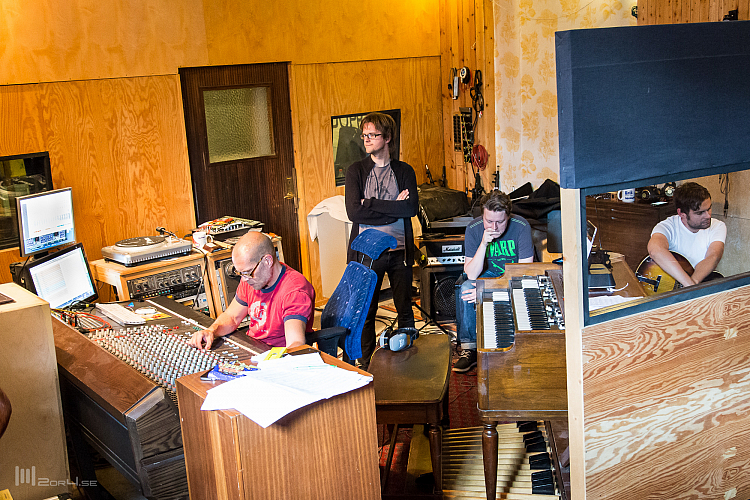 Andreas Hellkvist skivinspelning
Andreas Hellkvist, Daniel Olsson, Erik Söderlind, Janne Jutila