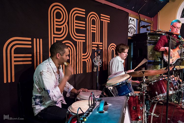 BEAT FUNKTION - Simon Monserrat, Jon Eriksson