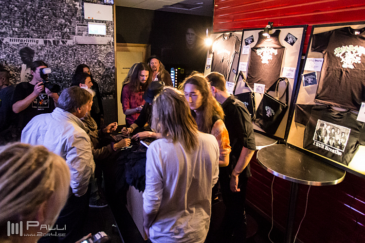  Mad Artwork - Skivsignering