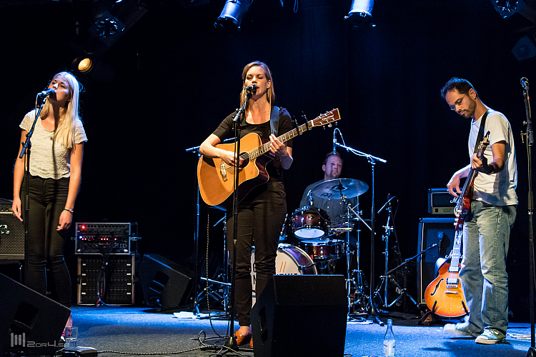 Miranda de Verdier med kompband