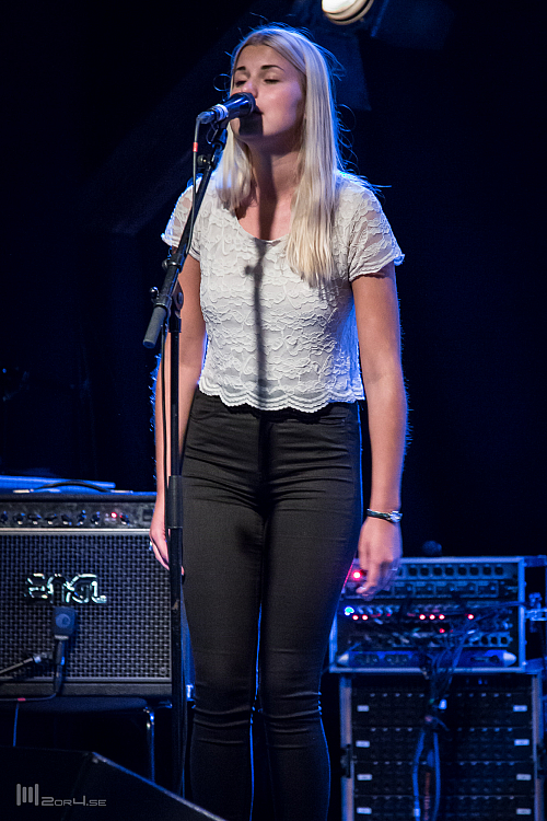 Miranda de Verdier med kompband