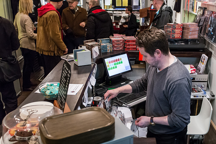 Trinity på Plugged Records