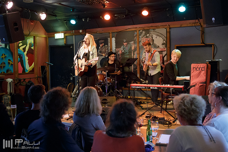 Josefin Danielsson med Emil Ingmar Trio