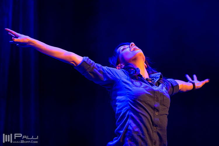 BigBangImprov, Misch Whitaker