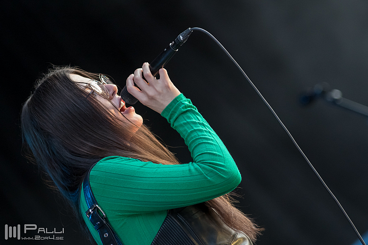 Flora Cash, Shpresa Lleshaj