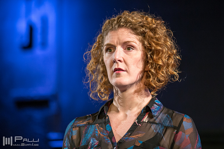 The Naked Stage - Lisa Rowland