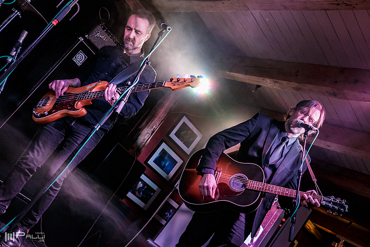 Sögur um lífið, Guðni Finnsson, Júlíus Guðmundsson