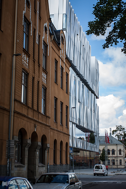 Fasaden på UKK (Uppsala Konsert & Kongress) längs Salagatan