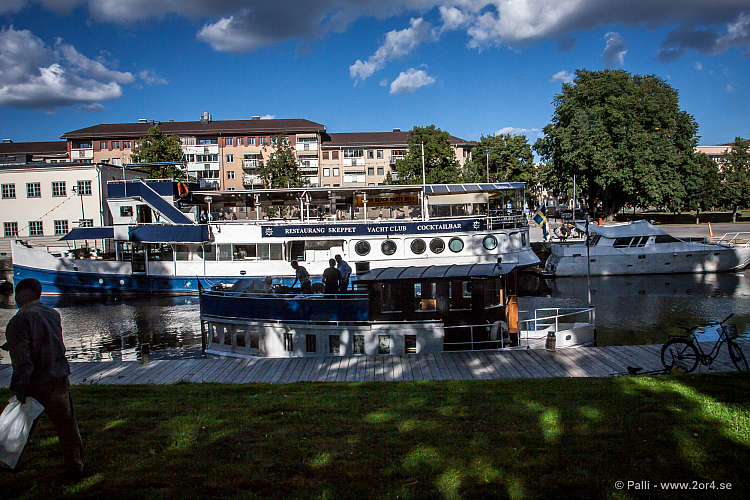 Från västra sidan av Fyrisån nedanför Islandsbron
