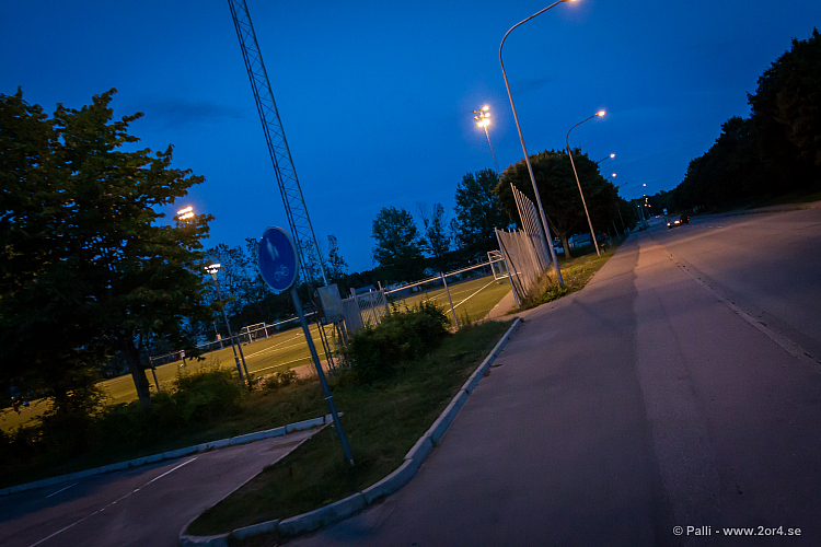 Vid Valsätraskolans fotbollsplan