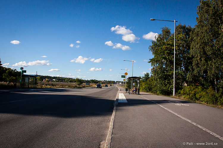 Över Dag Hammarskjöldsväg vid Rosenvägen