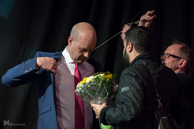 Stå still, den kommer snart! 