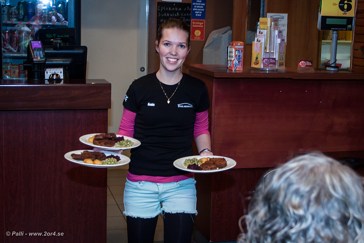 Dags för servering.