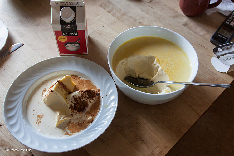 Kalvdans, kanel och grädde