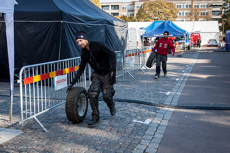 Fredag på torget och i headkvarteret