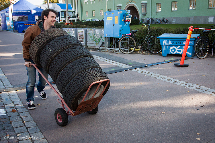Fredag på torget och i headkvarteret