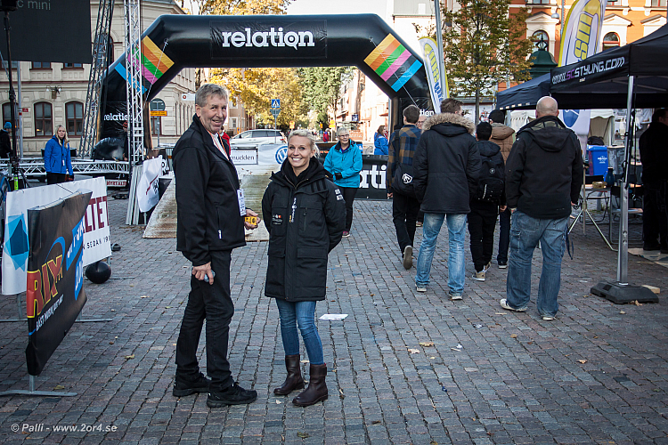Fredag på torget och i headkvarteret