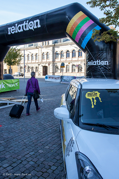 Fredag på torget och i headkvarteret