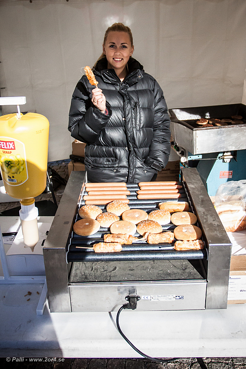Fredag på torget och i headkvarteret