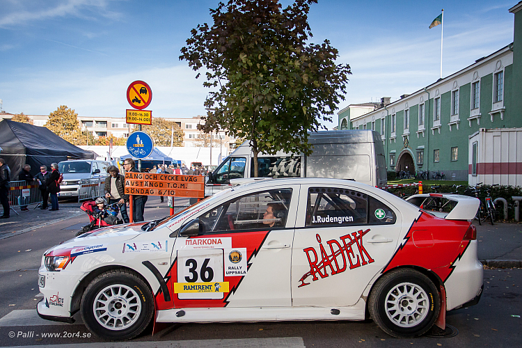 Fredag på torget och i headkvarteret