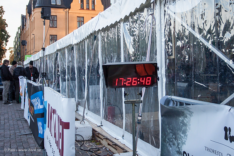 Fredag på torget och i headkvarteret