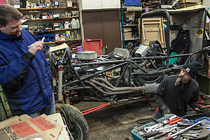 Fredrik filmar ett klipp till sportwire.se