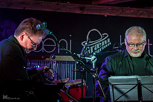 Græni Hatturinn - Sigurður Flosason