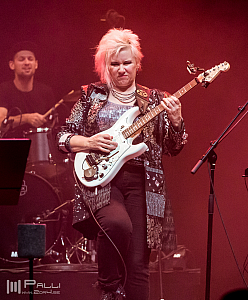 Jennifer Batten at Uppsala Internationella Gitarrfestival 2014.