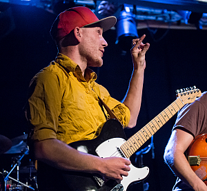 Jag spelar fiol så här lite :)