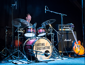 Miranda de Verdier med kompband