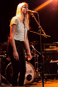 Miranda de Verdier med kompband