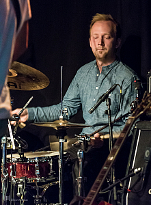 Miranda de Verdier med kompband