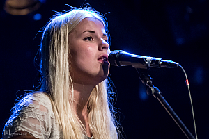 Miranda de Verdier med kompband