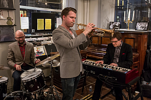 Trinity på Plugged Records