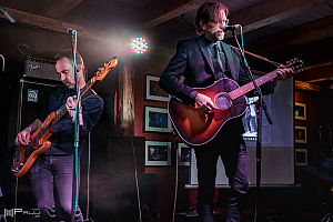 Sögur um lífið, Guðni Finnsson, Júlíus Guðmundsson