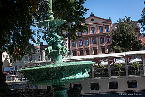 Ett varv runt fontänen i Stadsträdgården 