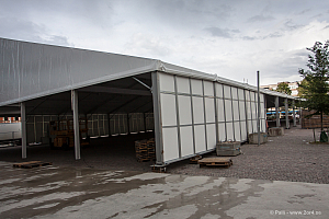 Tältbygge på Vaksala torg