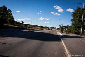 Över Dag Hammarskjöldsväg vid Rosenvägen