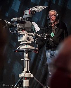 Usch, han är läskig.
Måste jag filma honom?