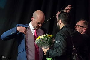 Stå still, den kommer snart! 